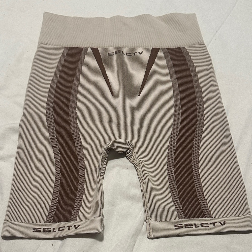 Women’s High-Waist Sculpting Shorts in Beige and Brown